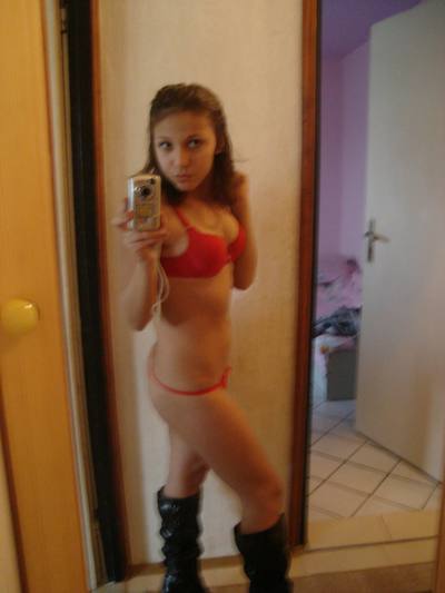 Yvonne from California is looking for adult webcam chat