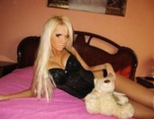Liane from Summer Shade, Kentucky is looking for adult webcam chat