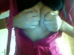 Kiana from Connecticut is looking for adult webcam chat