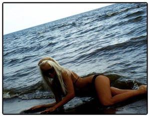 Meet local singles like Jessica from Wisconsin who want to fuck tonight
