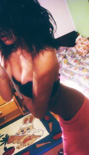 Jacklyn from Penokee, Kansas is looking for adult webcam chat