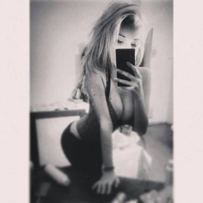 Oralee from South Burlington, Vermont is looking for adult webcam chat