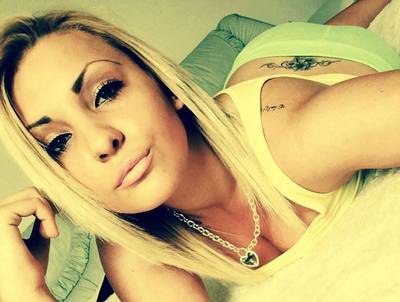 Looking for girls down to fuck? Phoenix from Massachusetts is your girl