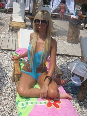 Looking for local cheaters? Take Sara from California home with you