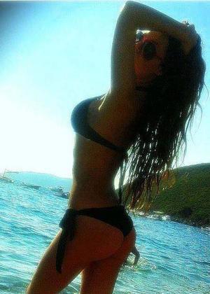 Ariana is a cheater looking for a guy like you!