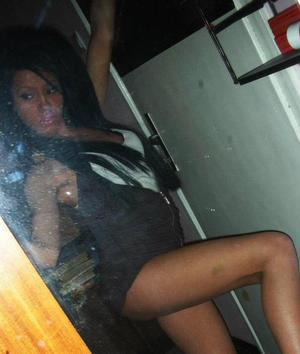 Julie from Kentucky is interested in nsa sex with a nice, young man