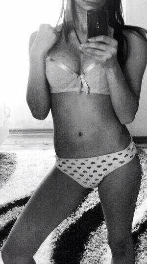 Bonnie is a cheater looking for a guy like you!