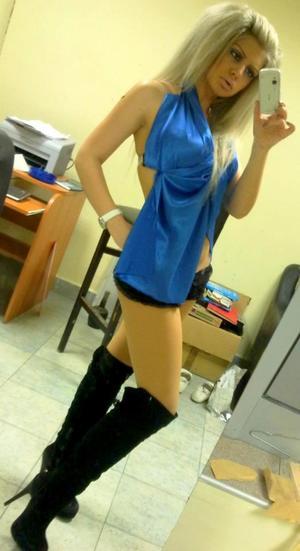Charlie from New York is looking for adult webcam chat
