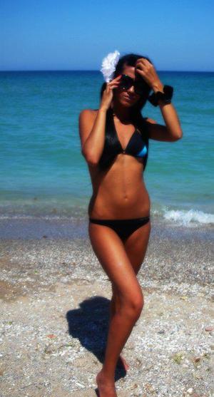 Madeleine is a cheater looking for a guy like you!