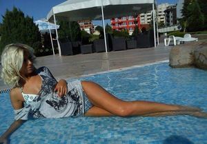 Looking for local cheaters? Take Paulina from Washington home with you
