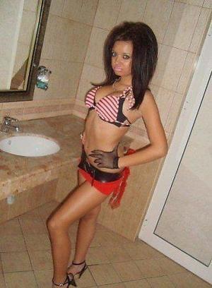 Diya from California is interested in nsa sex with a nice, young man